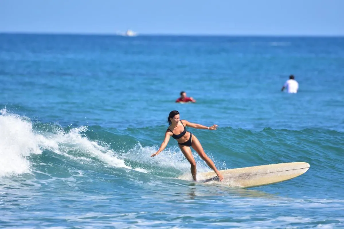 Surf Hostel Biarriz 0*,