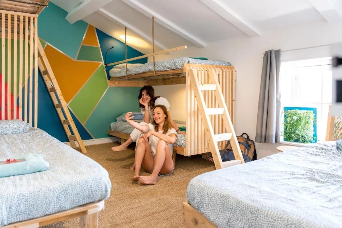 Surf Hostel Biarritz Bed & Breakfast